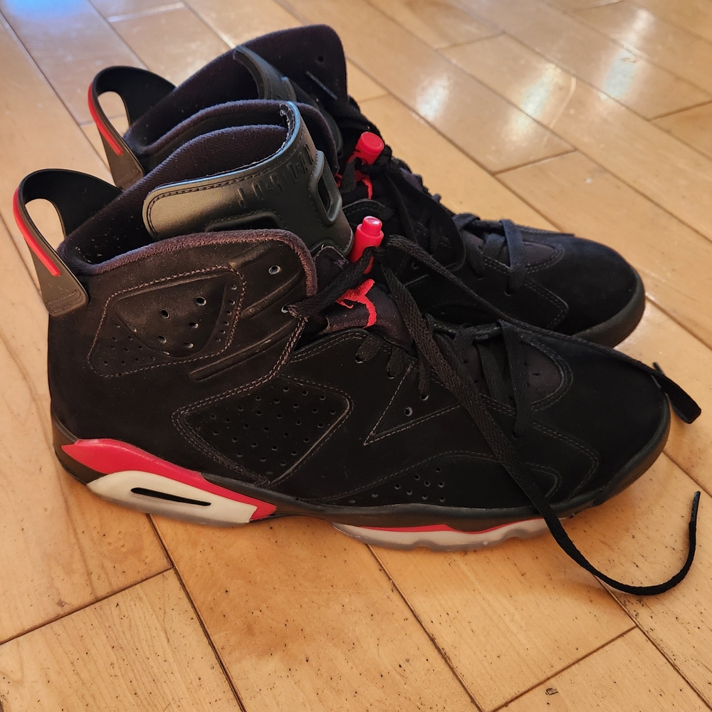 Nike Black and Red Sneakers